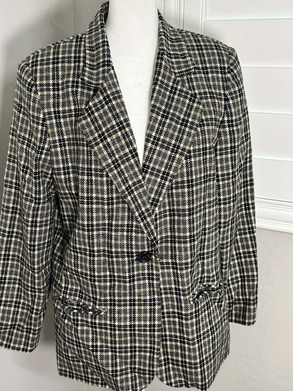 Prophecy by Sag Harbor Petite Black Beige Plaid Button Blazer Size 8
